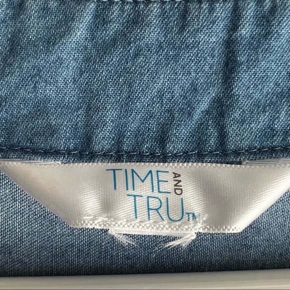 Time & True Denim SS Button Up Tie Front SS Blouse EUC Size XL - Picture 4 of 4